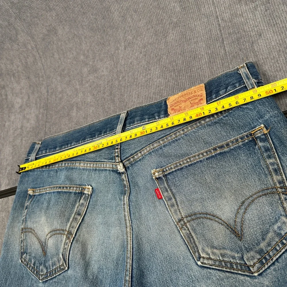 Levis 501 Original Fit Jeans Mens 38x30 Medium Wash Straight Leg Denim Blue